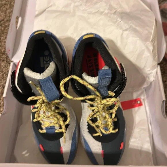 New Men Basketball shoes Nike Air Deldon - Picture 2 of 5